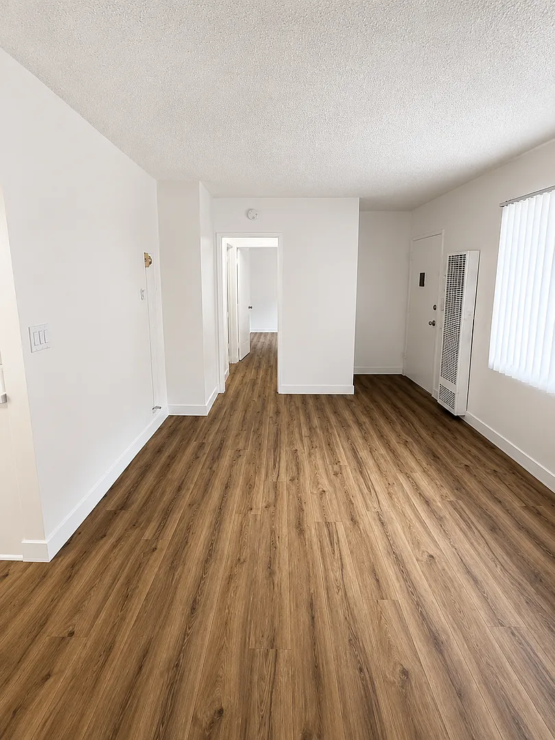4011 W. 129th Street — Photo 4