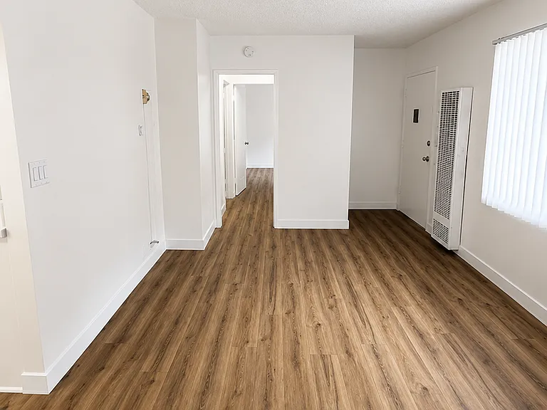 4011 W. 129th Street — Photo 4