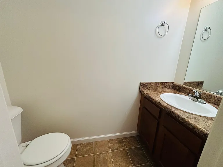 40 Station Ln NE — Photo 7