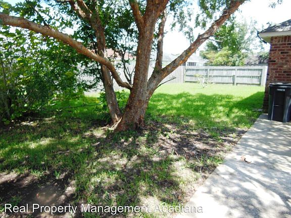 3rd image of 213 Sundown Dr