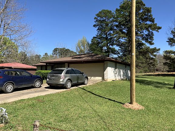 3rd image of 570 Roach Rd