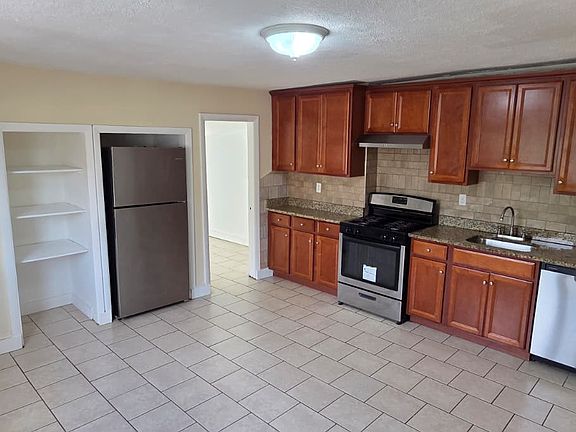 4th image of 26 Highland Ave #2