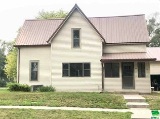 509 S Court St, Elk Point, SD 57025