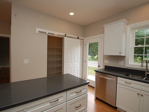 3rd image of 9C Villa Lane #2A