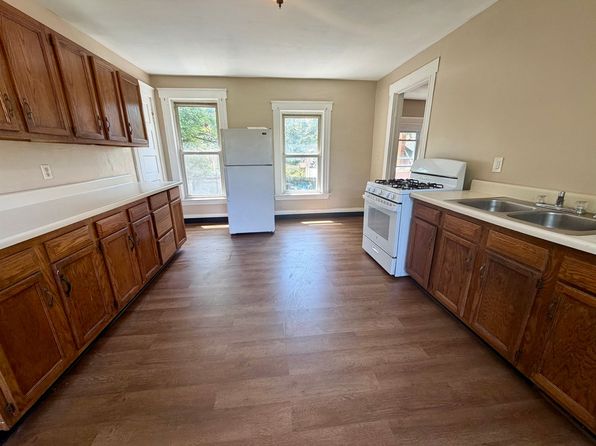 140-42 Grumbach Ave #4