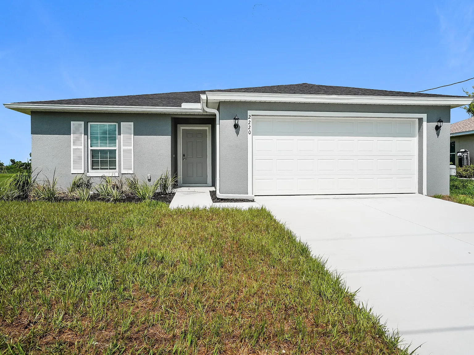 4 bed, 2.0 bath, 1833 sqft, $2,119 — Photo 1