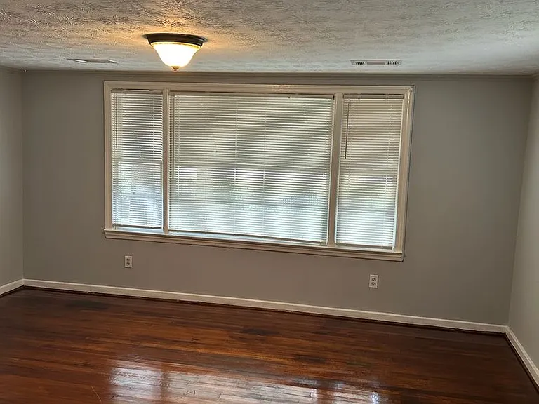 3303 Cherokee Ave — Photo 4