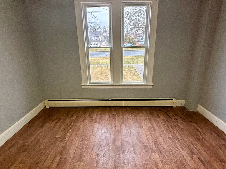 411 Main St #1 — Photo 8