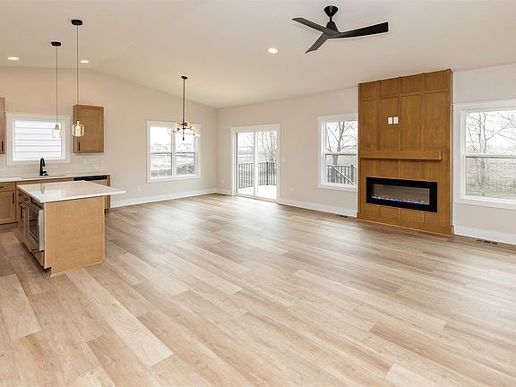4th image of 17558 Brookview Dr