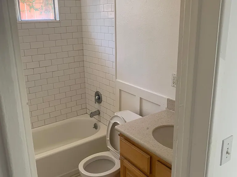 715 Alabama St — Photo 15