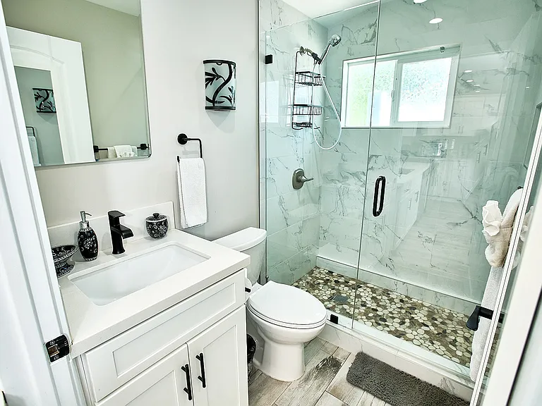 23827 Victory Blvd — Photo 7