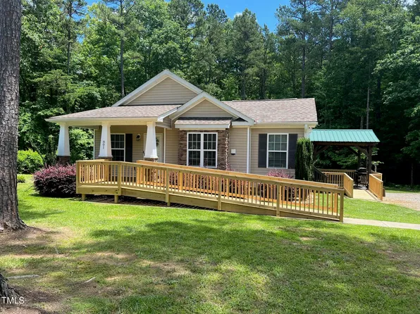 801 Port Dr, Henderson, NC 27537