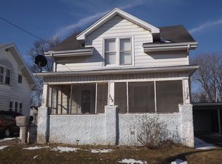 112 4th St, Charleston, IL 61920