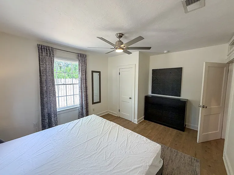 919 SW 6th Ave — Photo 22