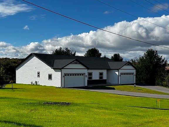 2nd image of 400 Mine Rd