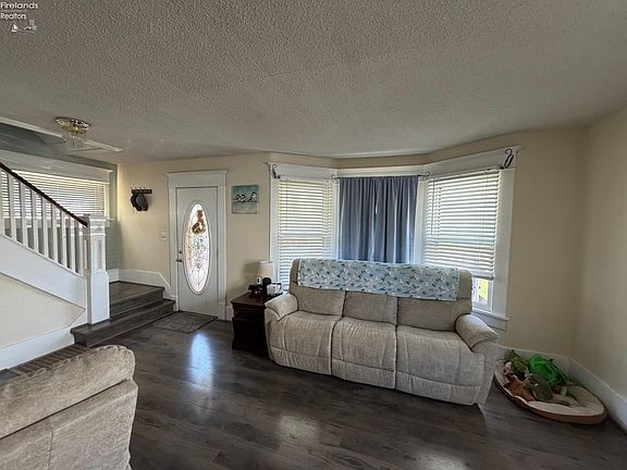 4th image of 509 E Perry St