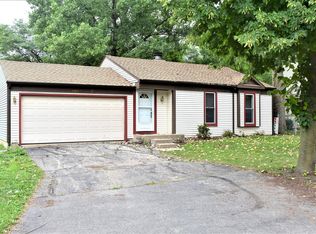 2750 Crosscreek Ct, Aurora, IL 60502