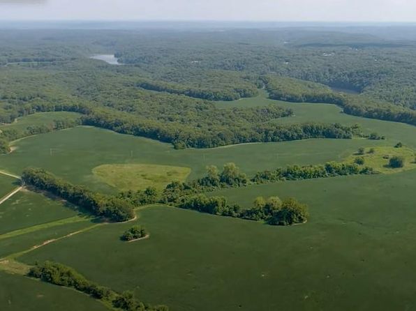 60 Lakefront Ct, Defiance, MO 63341
