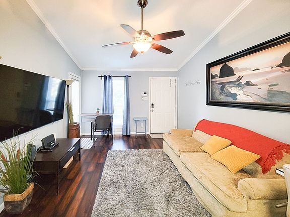 5th image of 3900 Woodchase Dr APT 160