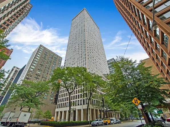 260 E Chestnut St APT 2902, Chicago, IL 60611