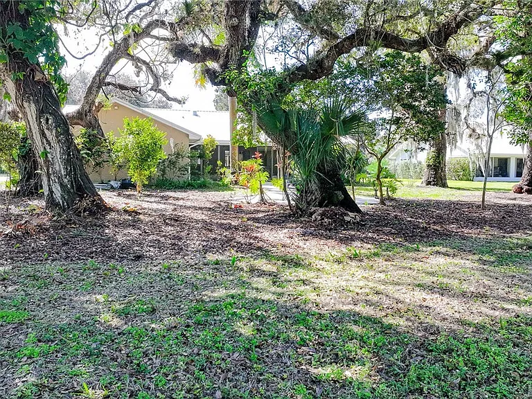 1250 Riverbend Dr — Photo 33