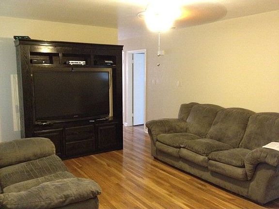 2nd image of 2200 E 14th St
