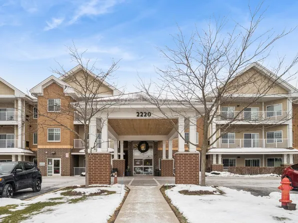 2220 Founders Dr APT 117, Northbrook, IL 60062