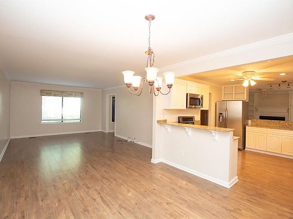 4th image of 3046 Bay Shore Dr