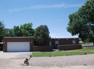 1015 McNew Ln, Bosque Farms, NM 87068
