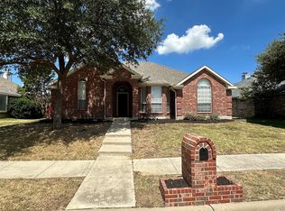 1021 Columbia Dr, Lewisville, TX 75067