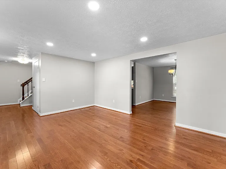 3513 Castlebury Dr — Photo 7