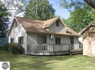 2626 N Lakeview Dr, Hale, MI 48739