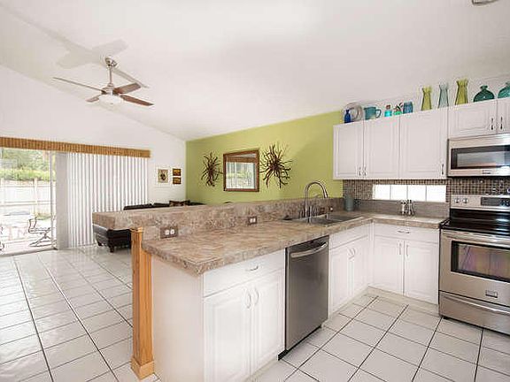 5th image of 8227 White Rock Cir