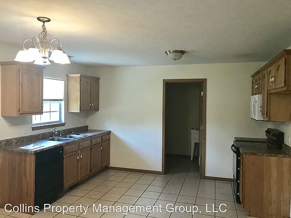 4th image of 3844 S Parkmont Ave