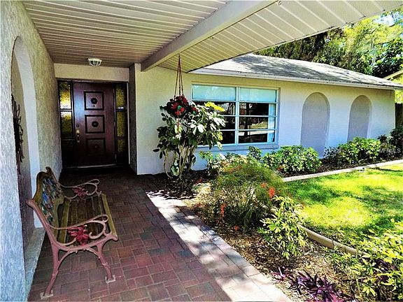 3rd image of 515 Wayfarer Dr