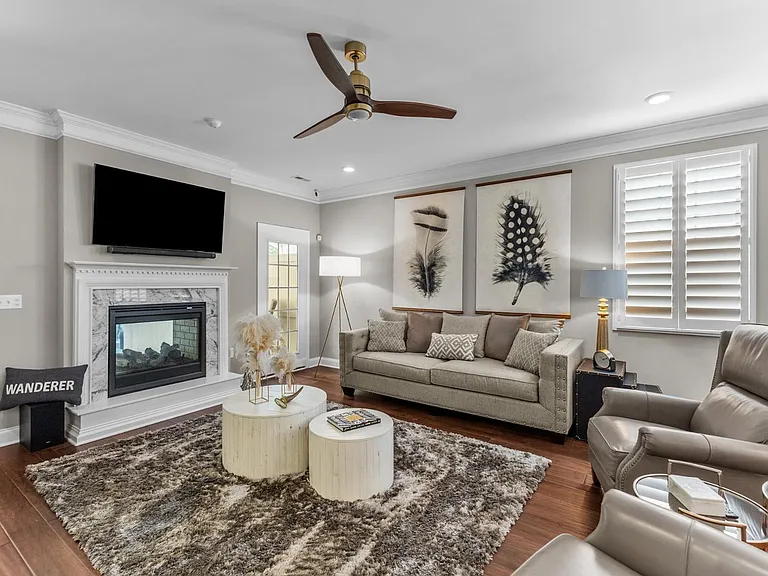 616 Angelica Cir — Photo 8