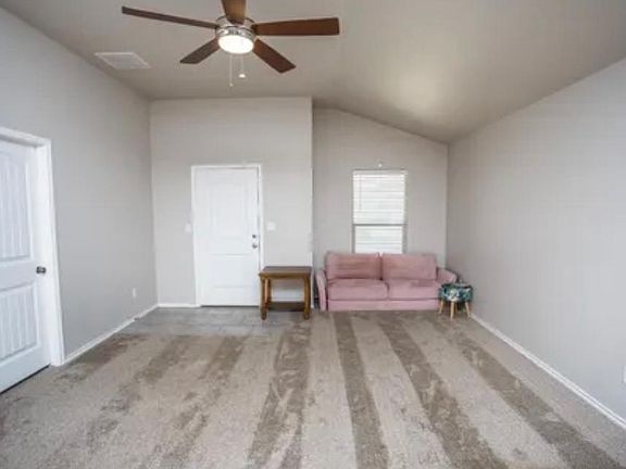 4th image of 2909 Valencia Ave