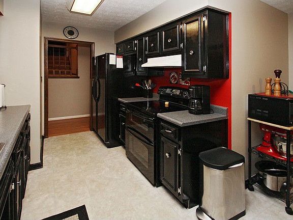4th image of 1206 Selkirk Ln