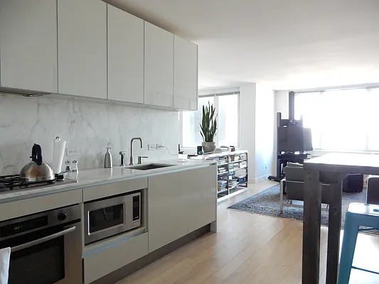 Rented by Starts New York Realty LLC | media 19