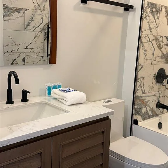 525 E Jackson St #305 — Photo 21