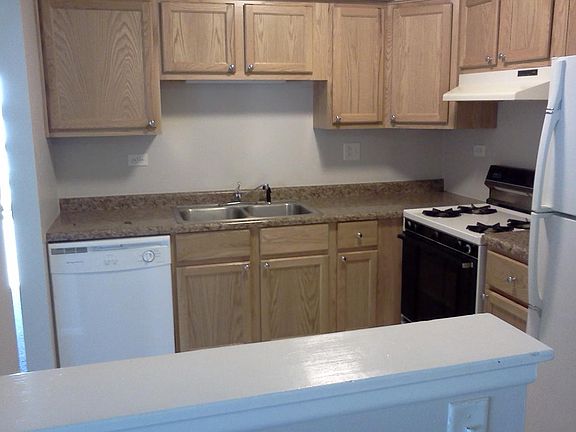 4th image of 110 Breezy Point Ln APT 304