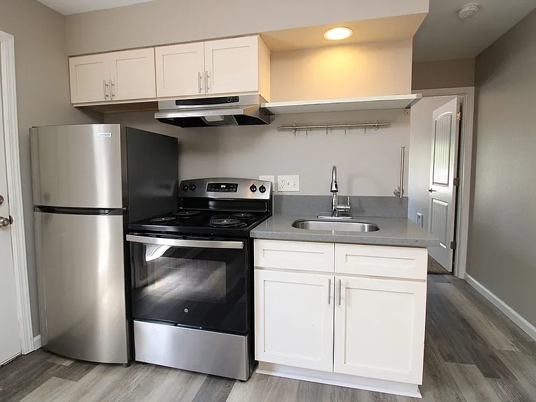 4605-4609 NE Killingsworth St — Photo 8