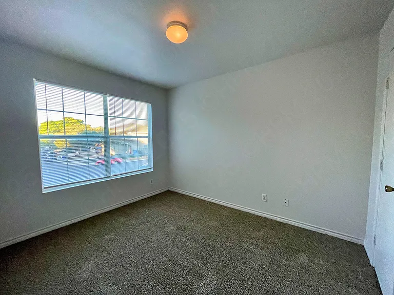 Kingsbury View-8603 — Photo 12