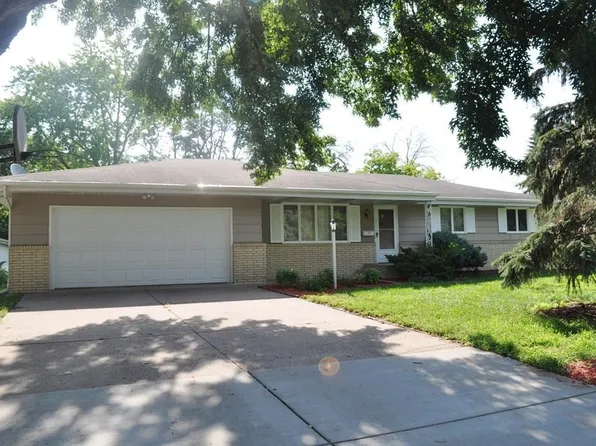 8225 James Ave S, Bloomington, MN 55431