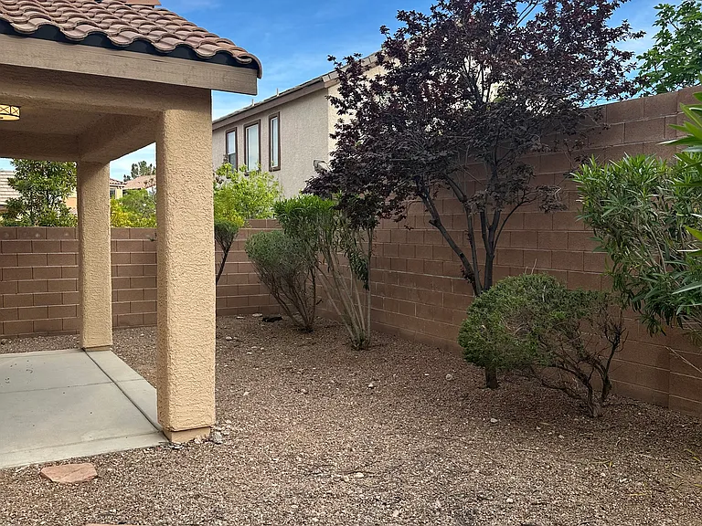 11453 Diveley Ave — Photo 35