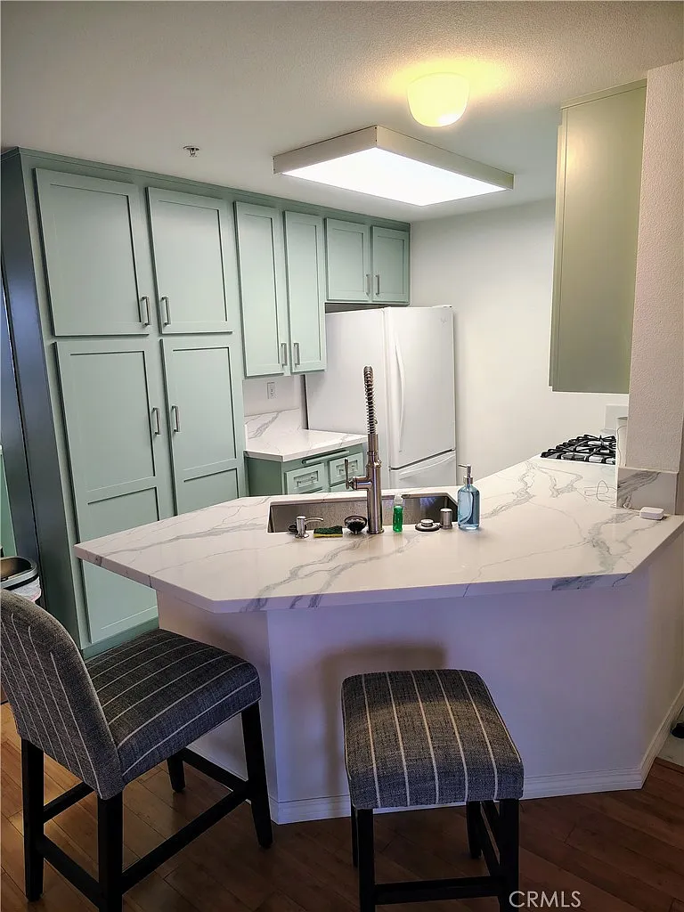 2 bed, 1178 sqft, $3,475 — Photo 3