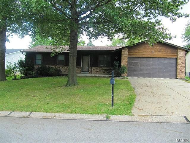 1st image of 13 Amberly Dr