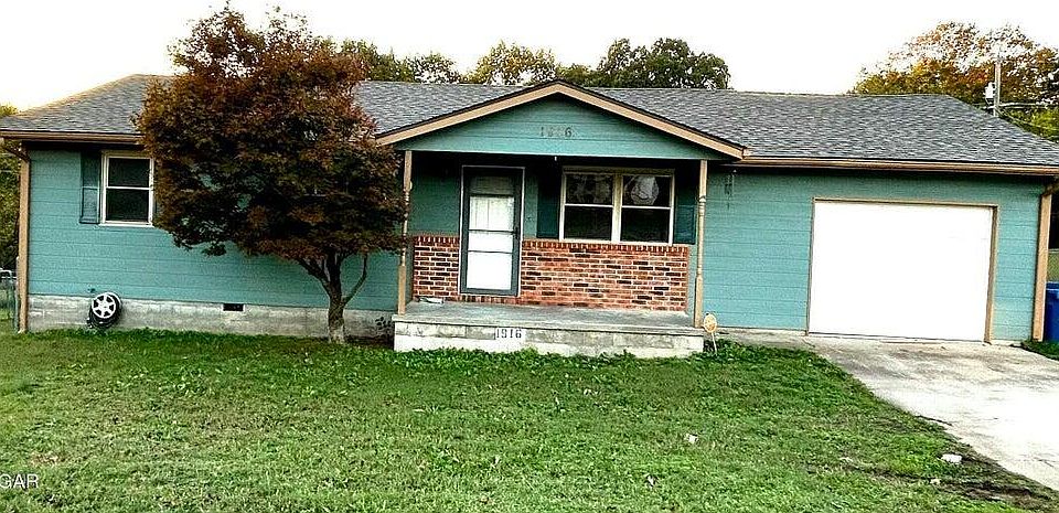 1st image of 1916 N St Louis Avenue