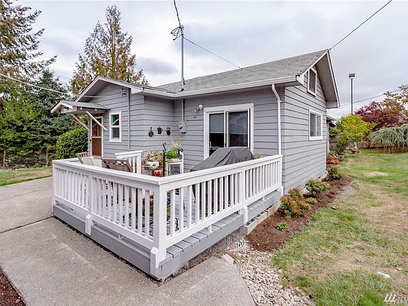 3rd image of 207 17th Ave SE