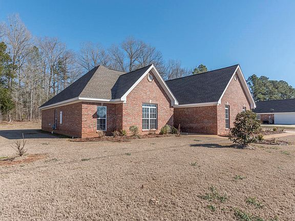 2nd image of 829 White Oak Ln